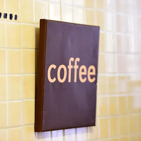 Madi Couette-café Rome